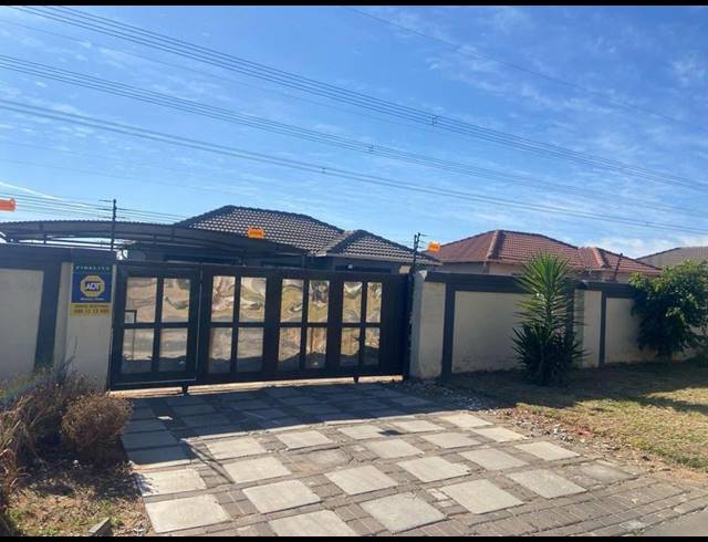 3 BEDROOM PROPERTY TO RENT IN BLUE HILLS COUNTRY ESTATE